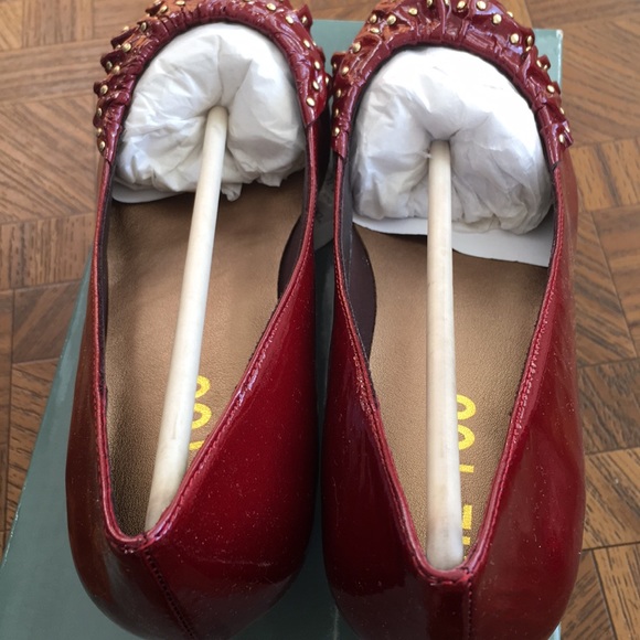 Me Too ruby red enamel leather ruffle heel 6.5M - Picture 6 of 8